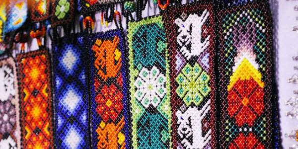 Huichol beadwork for sale. Photo Credit: AlejandroLinaresGarcia (CC BY-SA 4.0-3.0-2.5-2.0-1.0 (http://creativecommons.org/licenses/by-sa/4.0-3.0-2.5-2.0-1.0), via Wikimedia Commons